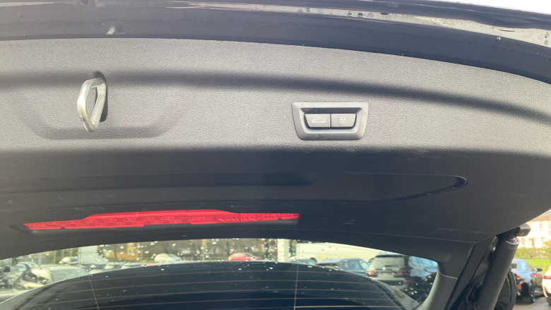 BMW 2 Series 220i MHT Luxury 5dr DCT Petrol Hatchback